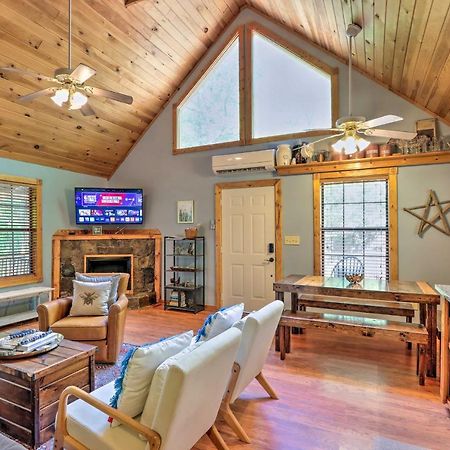 Bumblebee Cottage Murphy Retreat With Hot Tub Salem Exterior foto