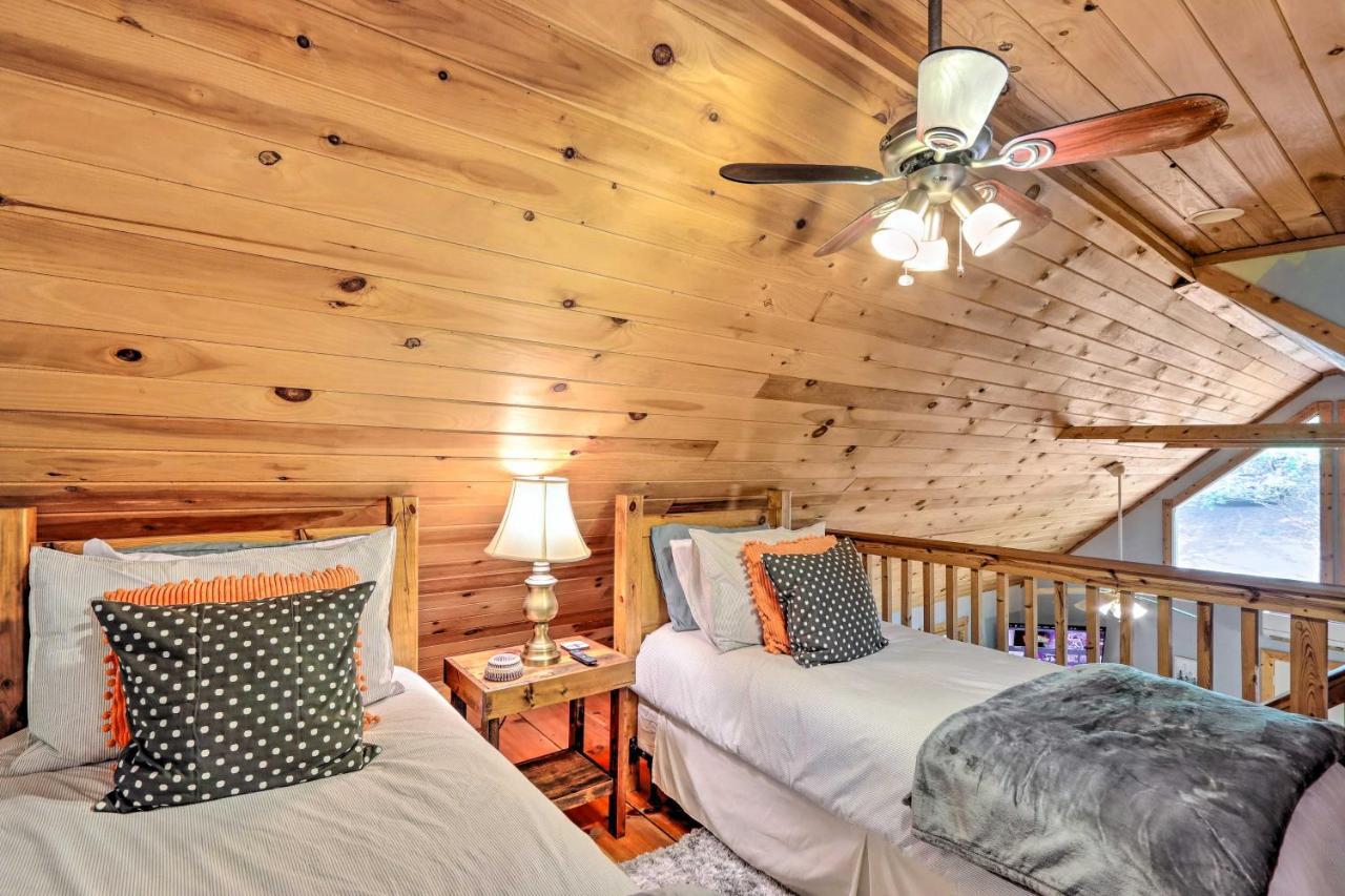 Bumblebee Cottage Murphy Retreat With Hot Tub Salem Exterior foto