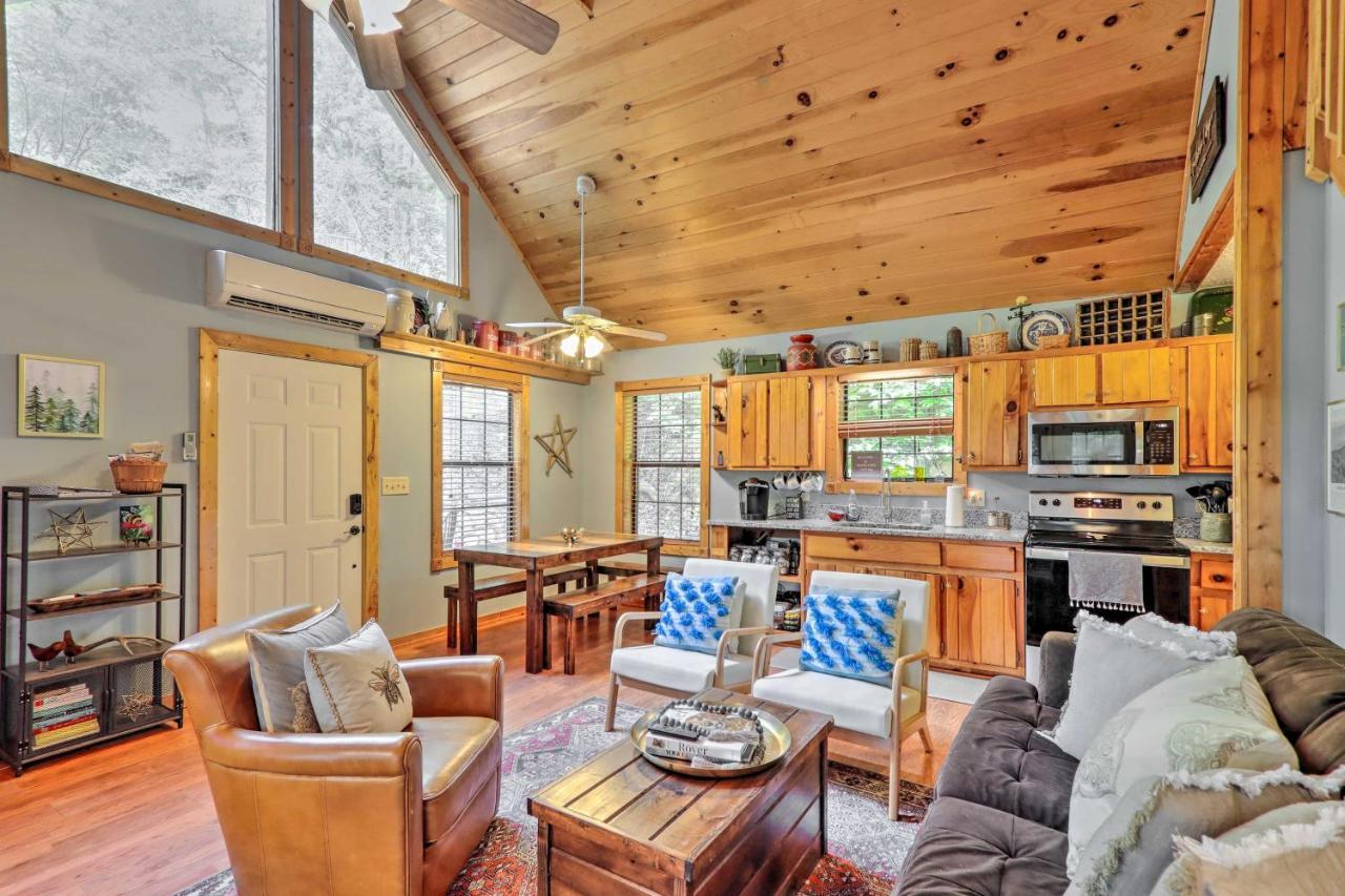Bumblebee Cottage Murphy Retreat With Hot Tub Salem Exterior foto